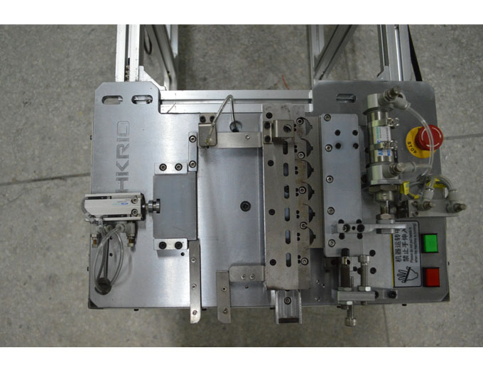 The motor end cover strip machine automatically